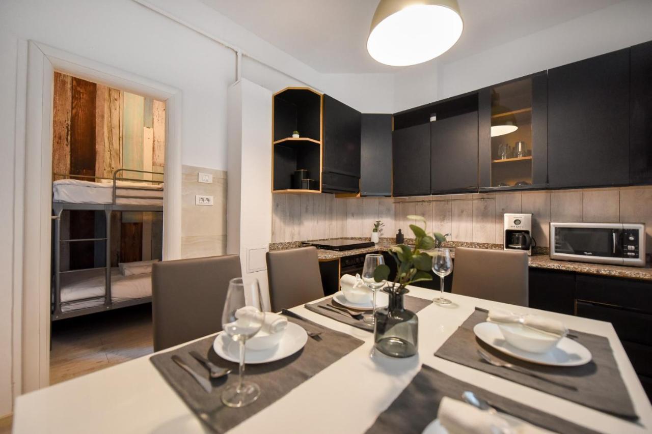 Discover Comfort: Charming & Spacious Apartment In The Old Town Bucarest Exterior foto