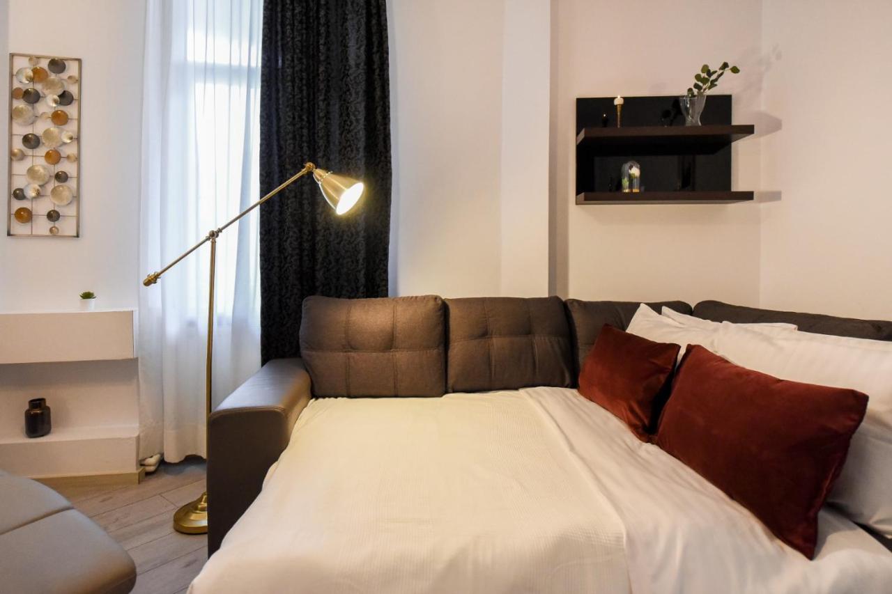 Discover Comfort: Charming & Spacious Apartment In The Old Town Bucarest Exterior foto