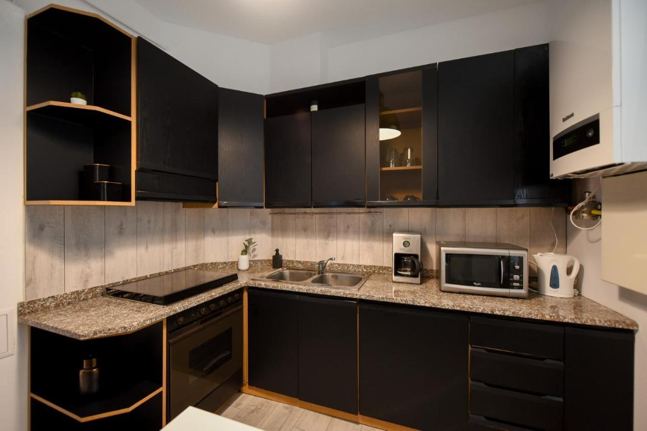 Discover Comfort: Charming & Spacious Apartment In The Old Town Bucarest Exterior foto